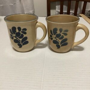 Vintage Pfaltzgraff Folk Art Beige & Blue Stoneware 289 Mug USA Set of 2